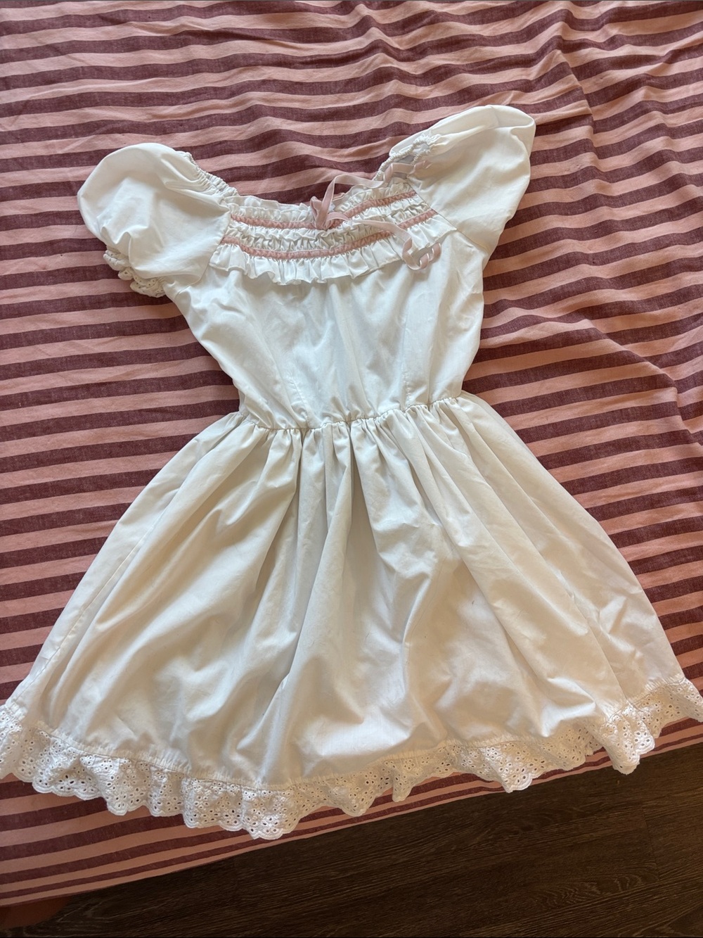 VINTAGE White Puff Sleeve Eyelet Hem Dress with Pink Ribbon